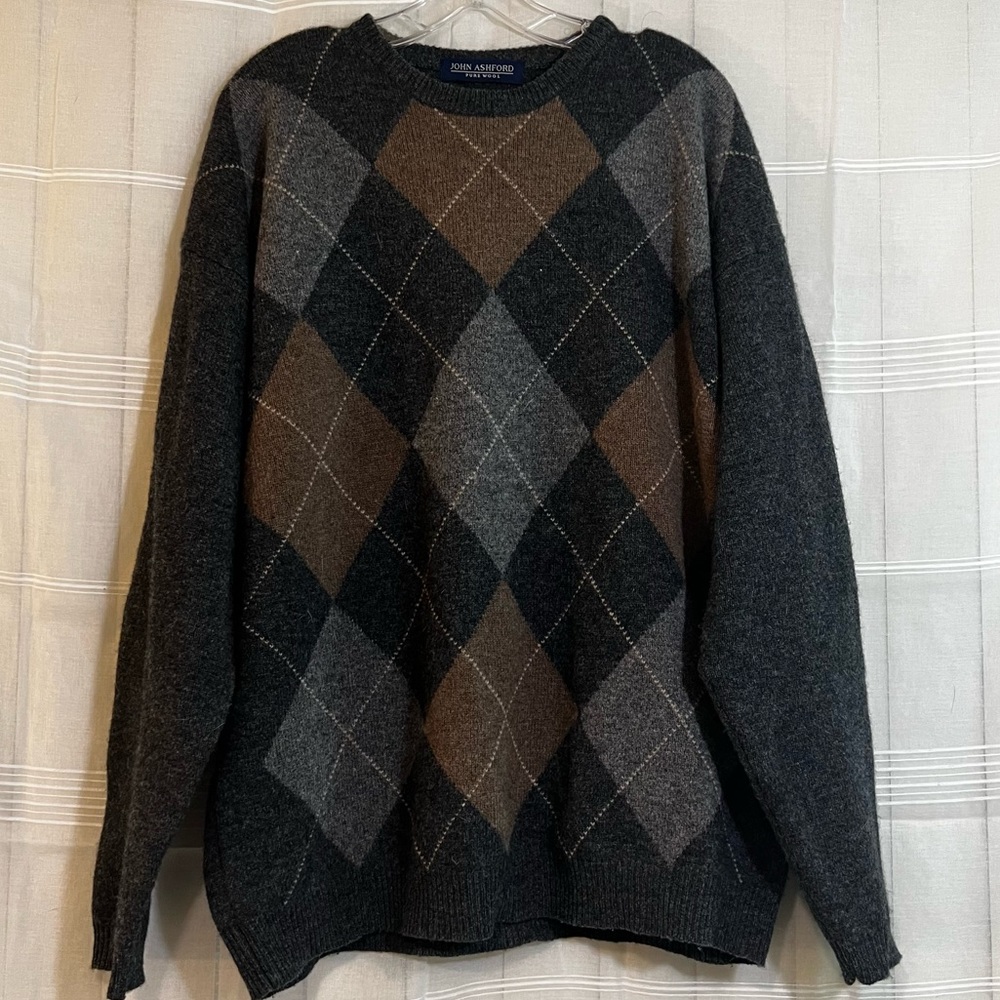 EUC 100% WOOL MENS XL SWEATER